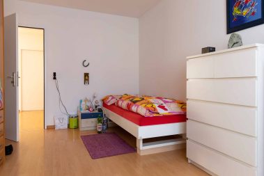 Freundliche und helle Zimmer. Wohngemeinschaft Paraplui: Betreutes Wohnen und Tagesstruktur für Menschen mit einer Behinderung in Breitenbach SO